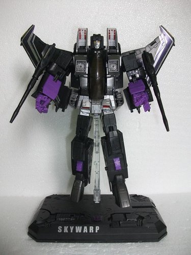 Masterpiece Skywarp 1.JPG