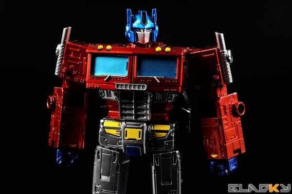 Custom Mini Masterpiece Optimus by Gladky (6).jpg