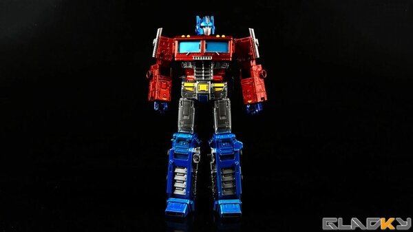 Custom Mini Masterpiece Optimus by Gladky (1).jpg