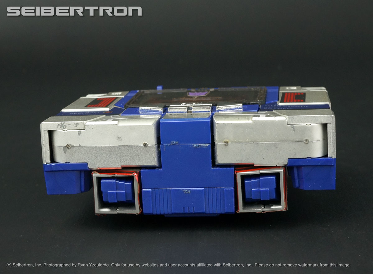 Transformers, Gobots, Shopkins, Masters of the Universe, Teenage Mutant Ninja Turtles, Comic Books, and other items items listings from Seibertron.com: SOUNDWAVE + BUZZSAW Transformers G1 No Hasbro Stamp Pre-rub 100% complete + paperwork 1984