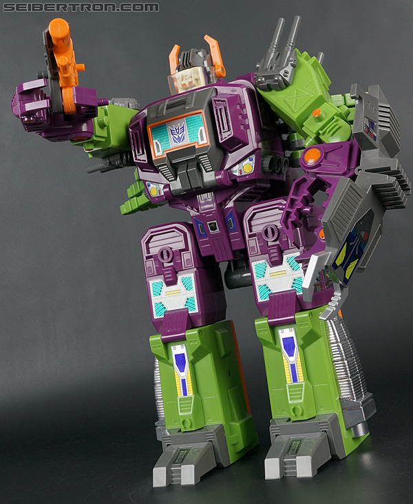 Transformers News: New Headmasters Galleries: Scorponok with Lord Zarak and Fasttrack Image