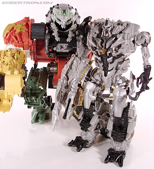 Transformers News: Good Versus Evil, Leader Class Optimus Prime and Megatron Galleries Online Good Versus Evil, Leader Class Optimus Prime and Megatron Galleries Online