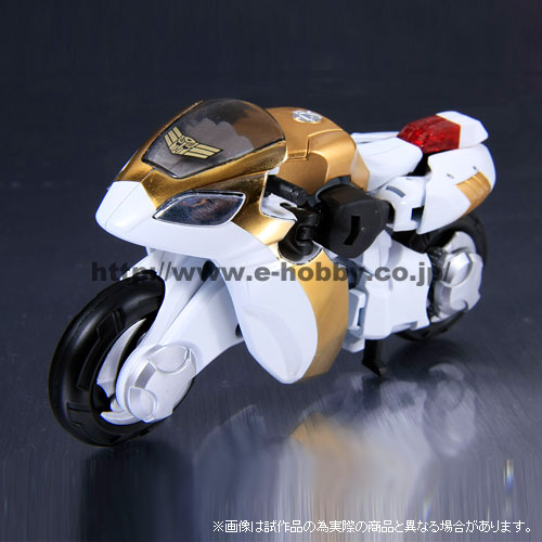 Transformers News: New images of Movie Dreadwing & Smokescreen. Elite Guard Prowl too! Image
