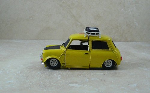 BUMBLEBEEMINI6.jpg