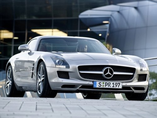 2011-Mercedes-Benz-SLS-AMG-Gullwing-Front-Angle-Picture.jpg