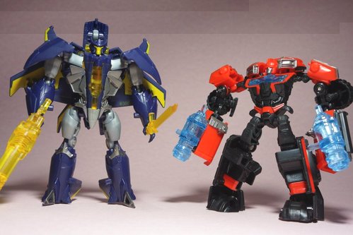 Transformers-Prime-Cyberverse-Commanders-Dreadwing-and-Ironhide-Images.jpg