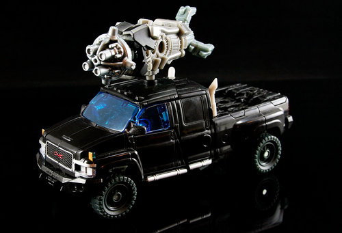 transformers-dotm-voyager-ironhide-with-weapon-on-ebay.jpg