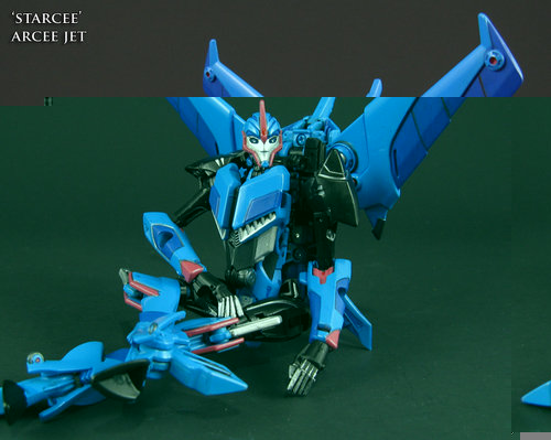 Jin Saotome's Five Minute Toy Review: Transformers Prime Arcee Review