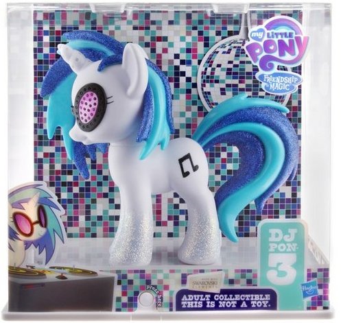 Vinyl Scratch - Hasbro-2013-SDCC-My-Little-Pony- DJ-Pon3.jpg