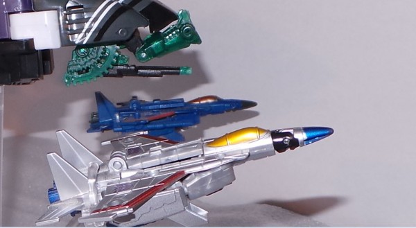 starscream legends.JPG