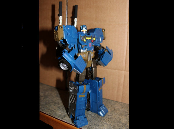 Onslaught with Cannon Extensions on Back.jpg