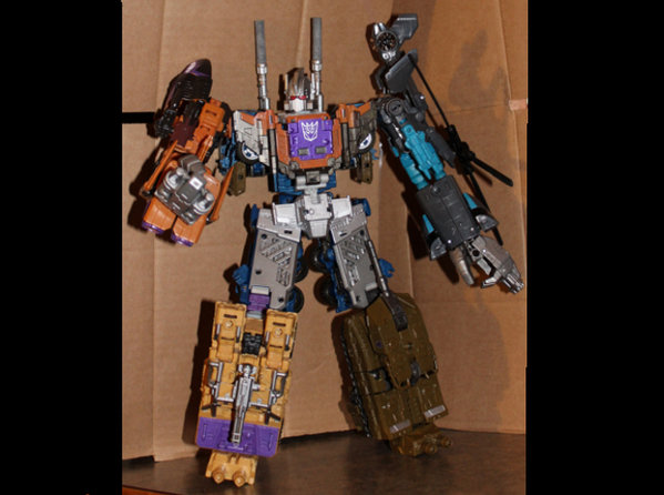 Bruticus with Cannon Extensions Colored Gray-Silver.jpg