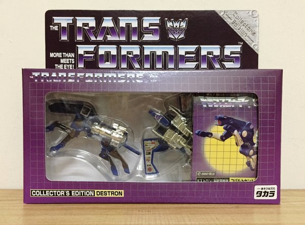 Ehobby Blue Laserbeak and Ravage.JPG