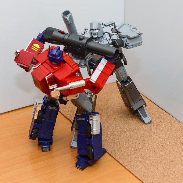 t MP-10 VS MP-36 desk 2.jpg