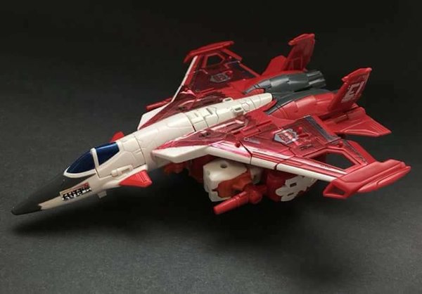 POTP-Elita-1-In-Hand-03.jpeg