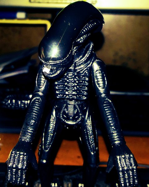 gloss black alien.jpg