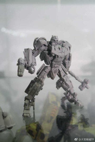 Toyworld Shows Unofficial The Last Knight Bulldog Tank And WWII Bumblebee Prototypes 05__scaled_600.jpg
