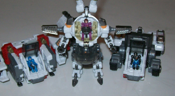 strike02-cockpits.JPG
