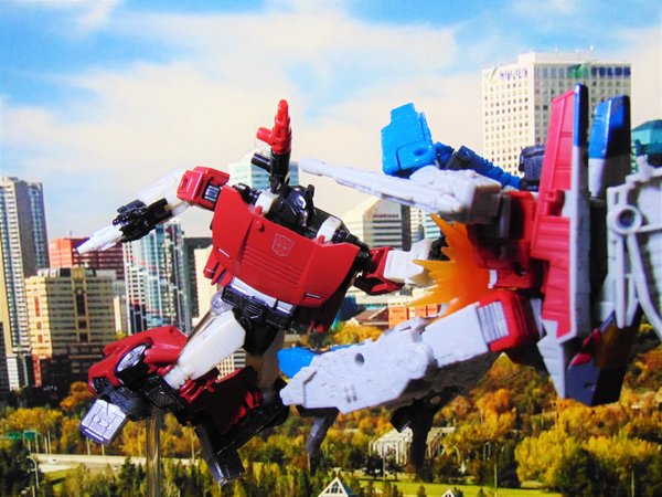 Sideswipe Starscream.jpg