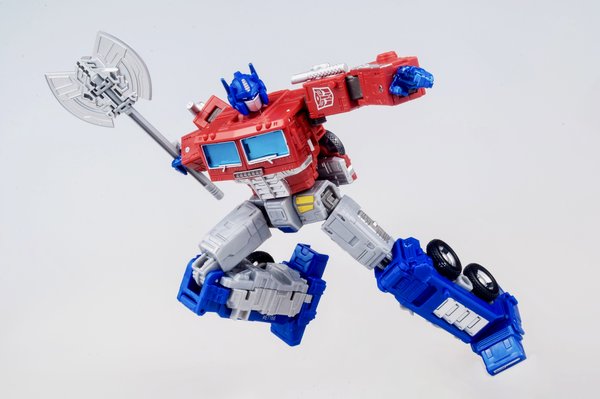 04.06.2020 - Earthrise Optimus Prime (10 of 20).jpg