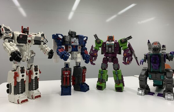 Titan-Class-Earthrise-Scorponok.jpg
