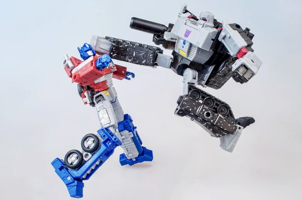 09.17.2020 - Optimus vs Megatron (8 of 10).jpeg