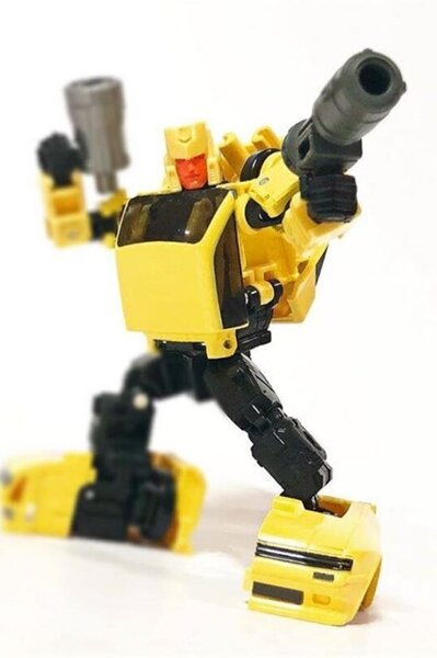 Transformers Earthrise Hubcap In-Hand Images (14)__scaled_800.jpg