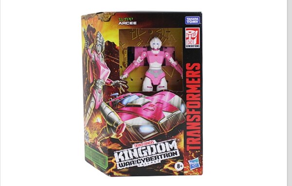 Kingdom-Deluxe-Arcee-01.jpg