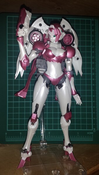 Nicee Figure Stand (1).jpg