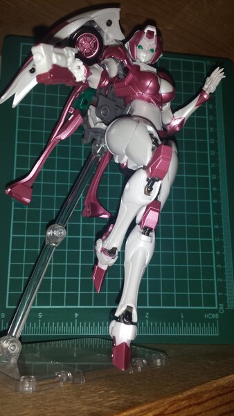 Nicee Figure Stand (3).jpg