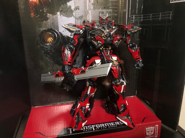 Sentinel bot w Sword.jpg