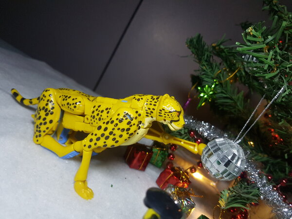 Christmas Cheetor (1).jpg