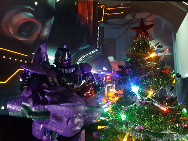 Christmas Predacons (1).jpg