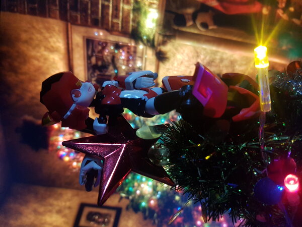 Christmas Scarlet Sonic (1).jpg