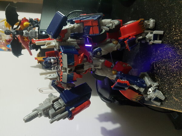 2007 Optimus Prime (2).jpg