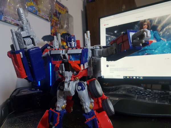 2007 Optimus Prime (3).jpg