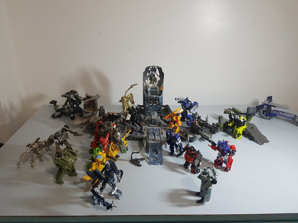 Autobots and Decepticons (13).jpg