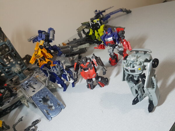 Autobots and Decepticons (14).jpg