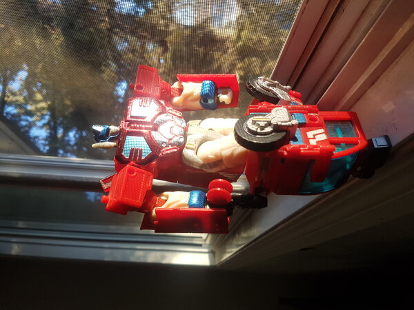RID 2001 Optimus Prime (4).jpg