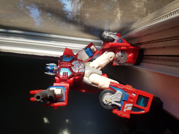 RID 2001 Optimus Prime (5).jpg