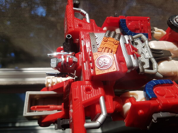 RID 2001 Optimus Prime (7).jpg