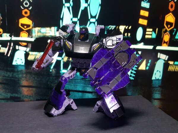 Barricade vs Chromedome (9).jpg