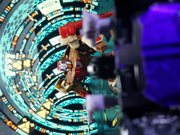 Barricade vs Chromedome (10).jpg