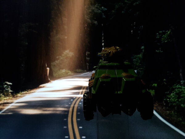 Bulkhead vs Predacons (2).jpg
