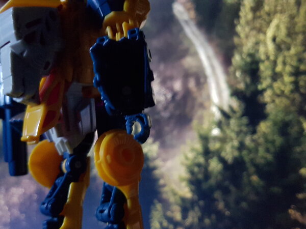 Bulkhead vs Predacons (3).jpg