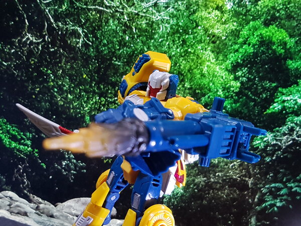 Bulkhead vs Predacons (18).jpg