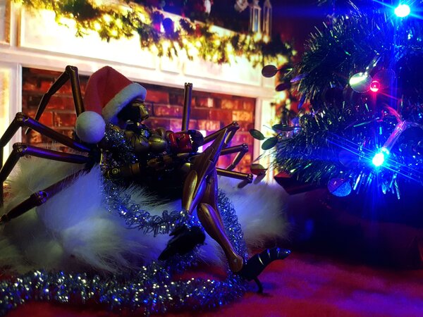 Blackarachnia Christmas (3).jpg