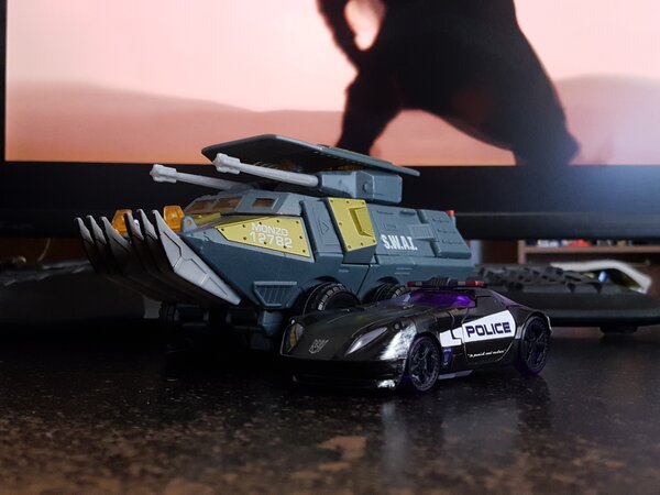Barricade and Onslaught (1).jpg