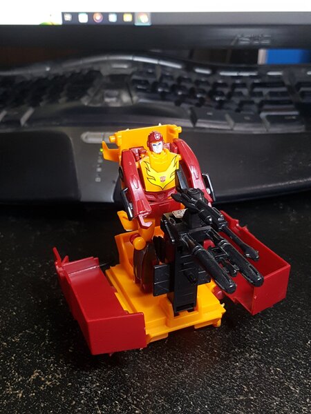Kabaya Hotrod Rodimus Prime (7).jpg
