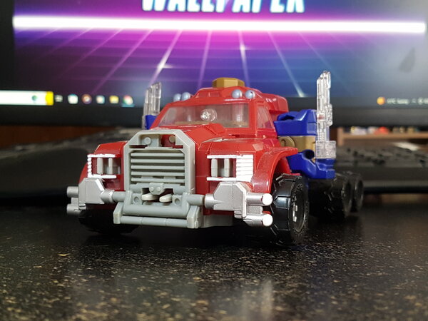 Armada Optimus Prime (6).jpg